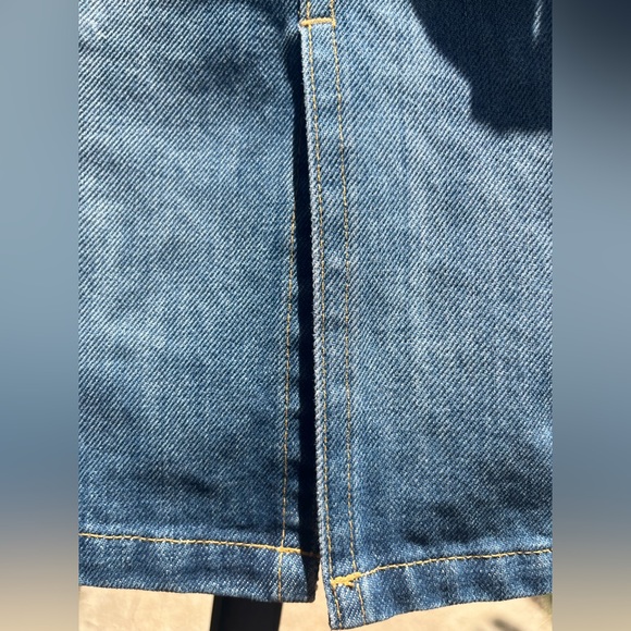 Abercrombie and Fitch Quality Smooth Denim Skirt, Size 4 - Picture 5 of 9